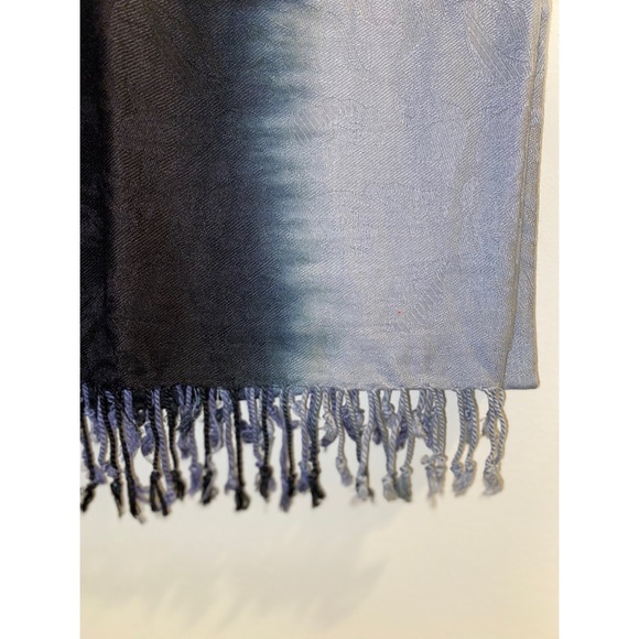 Scarf - Picture 3 of 5